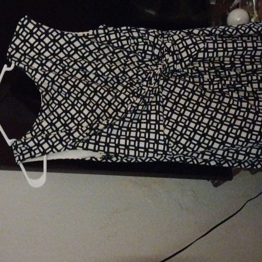 Dress - Picture 2 of 4
